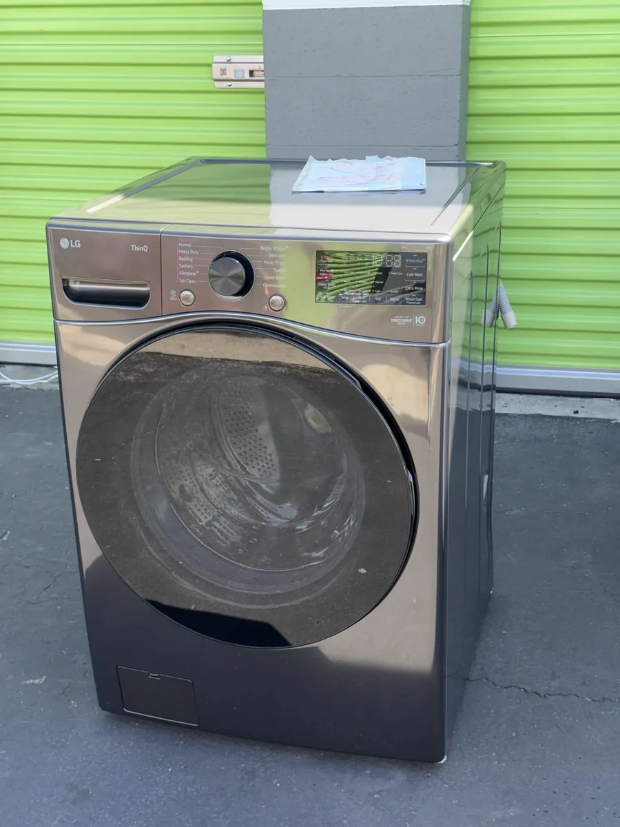 Graphite LG TurboWash 360 front-load washer